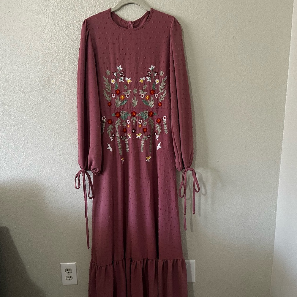 🌻3 for $13🌻 SHEIN | EUC Blush Swiss Dot Embroidered Dress Long Sleeve Size M - Picture 2 of 10